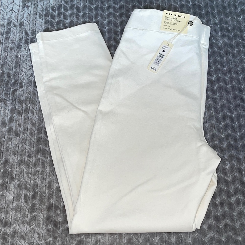 NWT Max Studio White High Waist High‎ Rise Skinny Legging. Ankle Length.  Size M